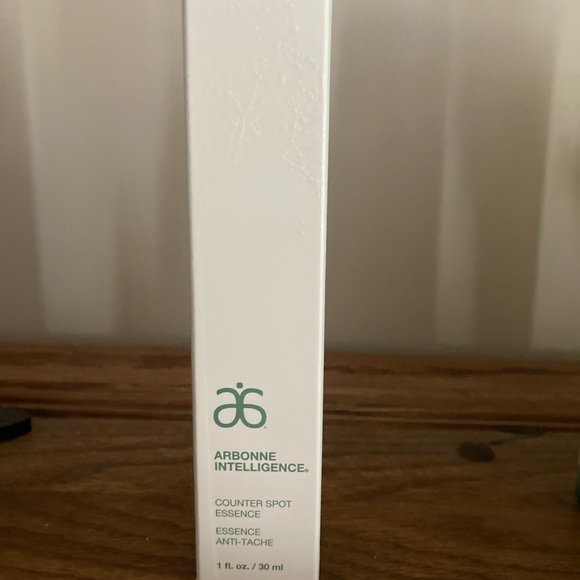 Arbonne intelligence counter spot essence.